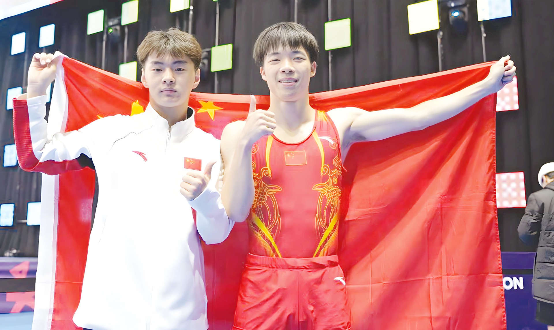 王梓赛、严浪宇分获银铜牌，中国男子蹦床的骄傲
奥运男子蹦床决赛中，中国选手王梓赛