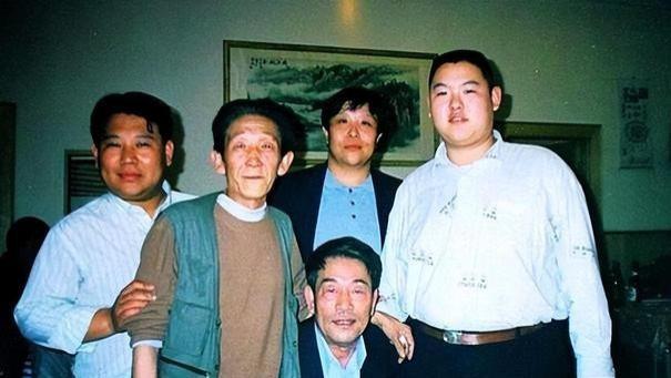 93岁杨少华酒肉不断、华子不离身，却仍骨瘦如柴，是福还是灾？