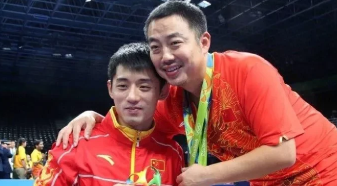 记者问刘国梁:“你觉得张继科这个人怎么样？”刘国梁吐槽:“张继科很调皮，我大女儿
