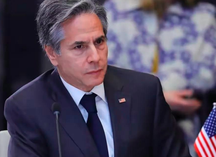 拜登把布林肯扔进了油锅！

布林肯到中国访问，在上海落地后还不到8个小时，拜登就