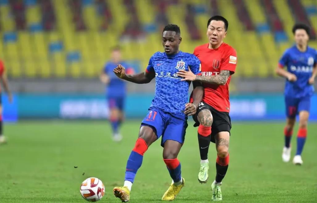 开出双倍奖金！成都蓉城拒绝成为上海申花夺冠背景板！
中超联赛第30轮，成都蓉城主