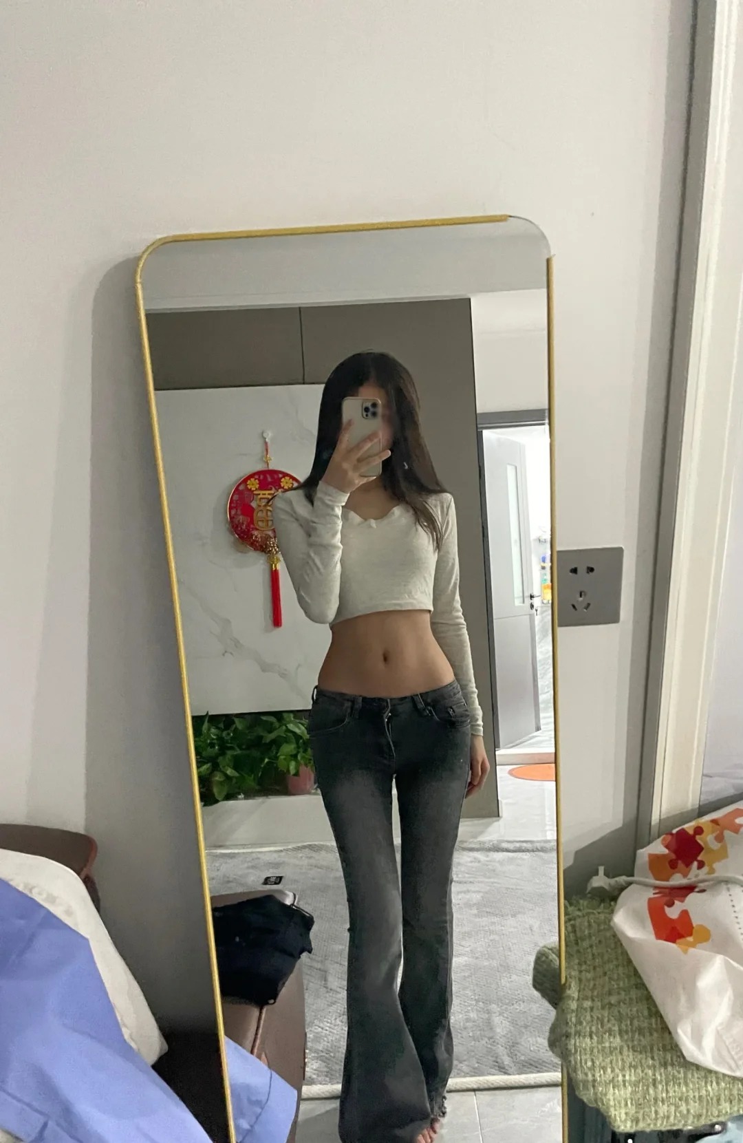 在成都工作，就5到6千吧。哎，至少是双休。
今年成都的工作感觉好卷啊，以前觉得五