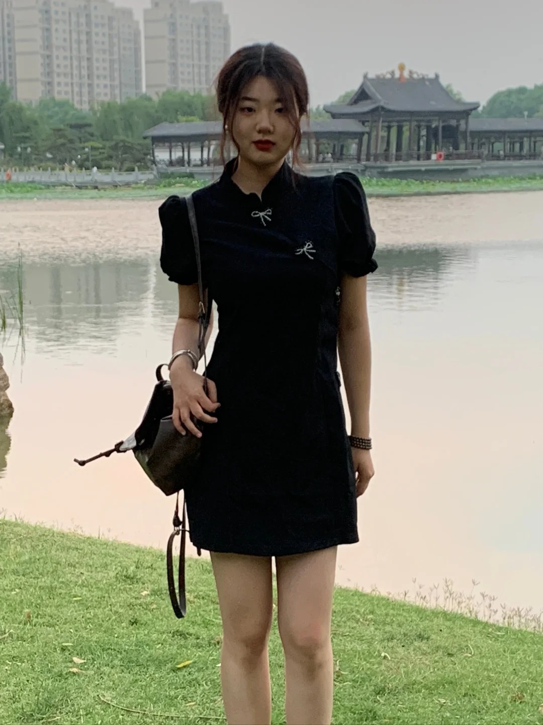 同学说我的气质一看就觉得家庭条件不是很好
事情是这样的，就是我今年大一了，然后有