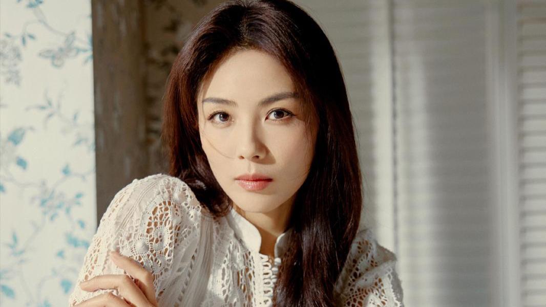 曾与刘涛同床共枕4年，如今年过六旬的他依旧未娶，曾坦言很惭愧