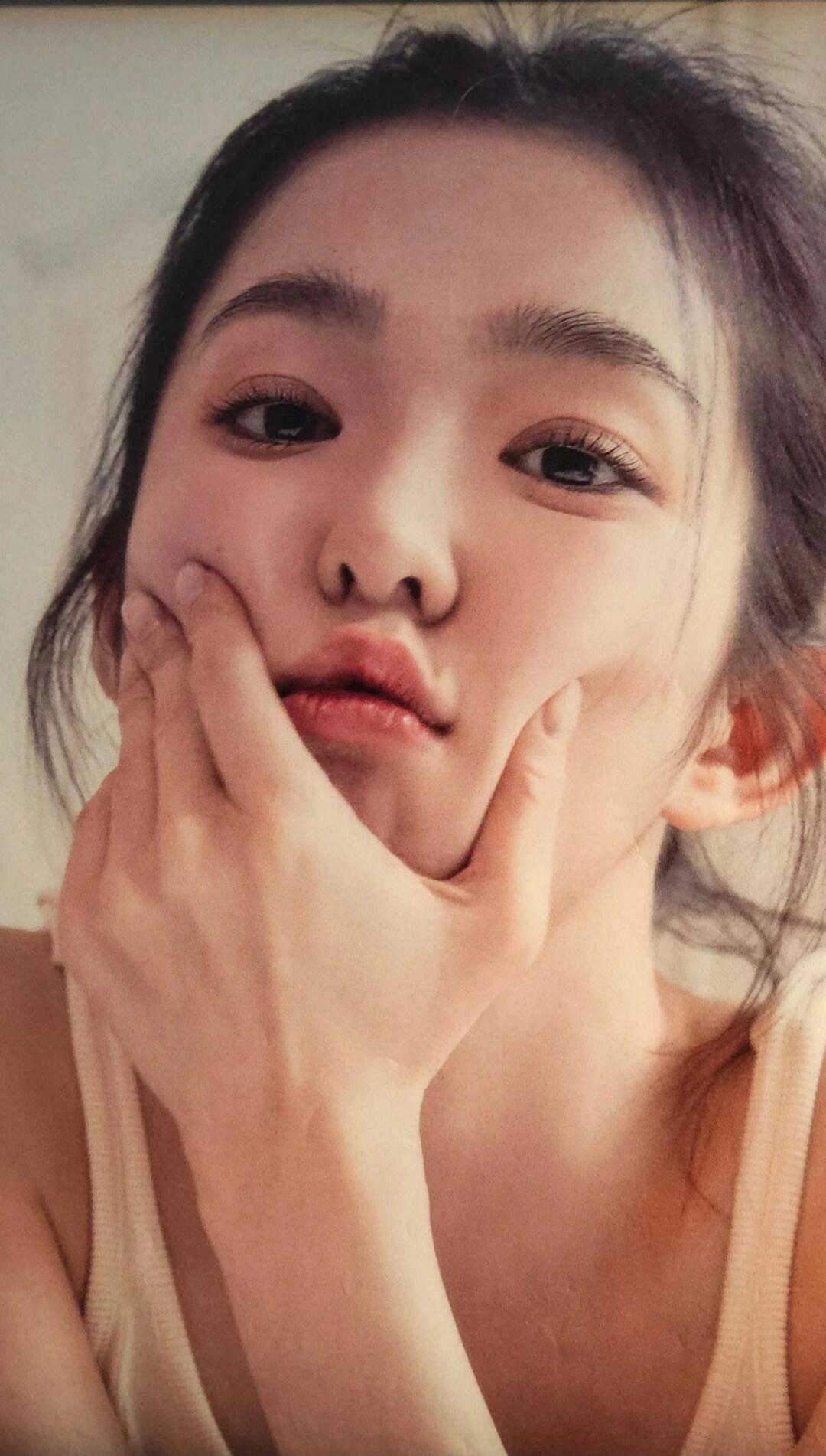 裴珠泫——天真娇艳的东方少女骨相