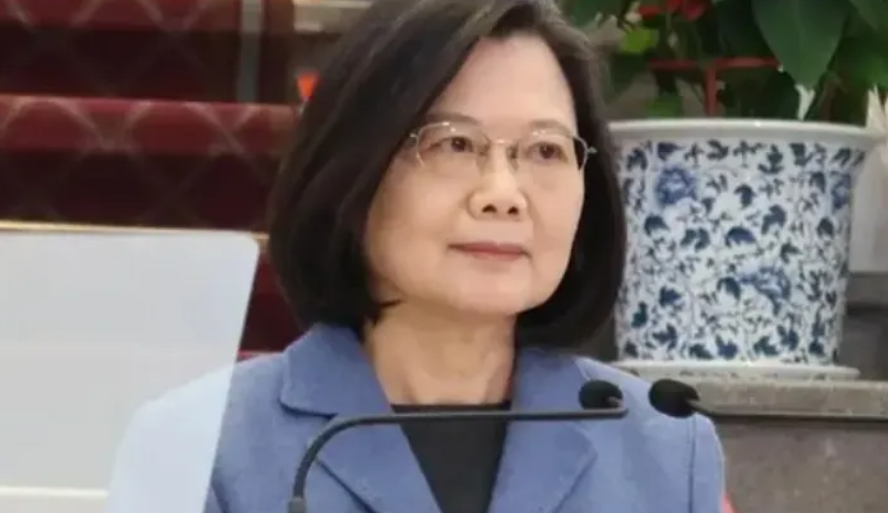 统一越来越近，就在这个时候，蔡英文突然跳出来闹事，即将离岛，目的地已经锁定，事情