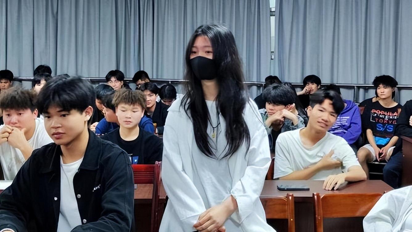 职校生就业有出路吗？为何大多数人谈职色变，背后真相：竞争之惧