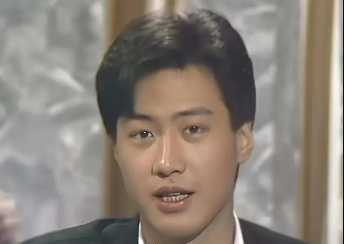黎明年轻时长这样，虽然有点帅，但说是四大天王里最帅的夸张了吧！