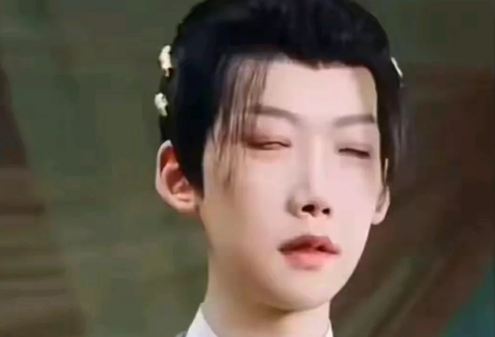 这就是现在的新生代演员。这也是我近三十年不看国产影视剧的原因！影视大泛滥，什么人