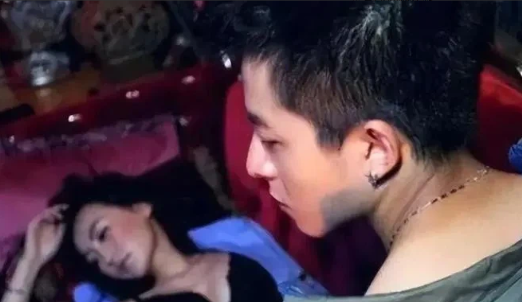 陈冠希应该是娱乐圈最有担当的明星吧！
当初“艳照门”事件发生后，陈冠希立马当着所
