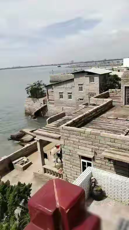 泉州的石头房子问题已经成为一颗定时炸弹！为了避免悲剧发生，为了保护每一个家庭的安