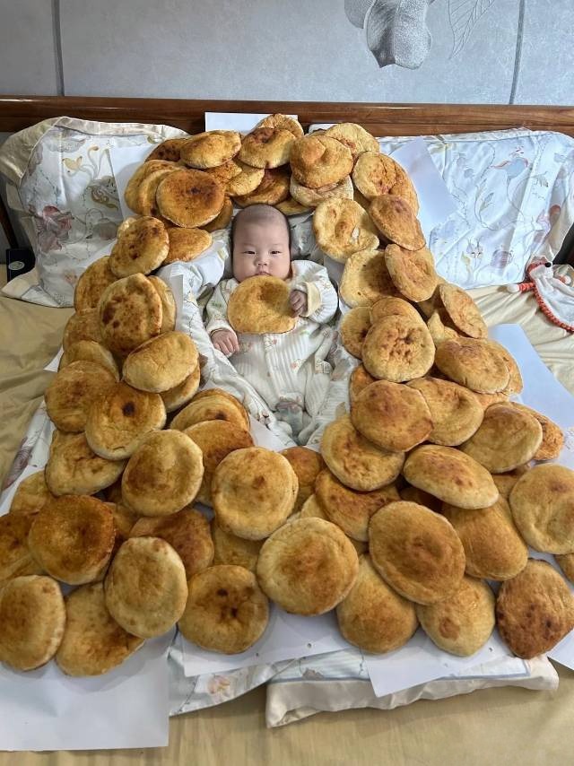 这撑腰饼也太隆重了