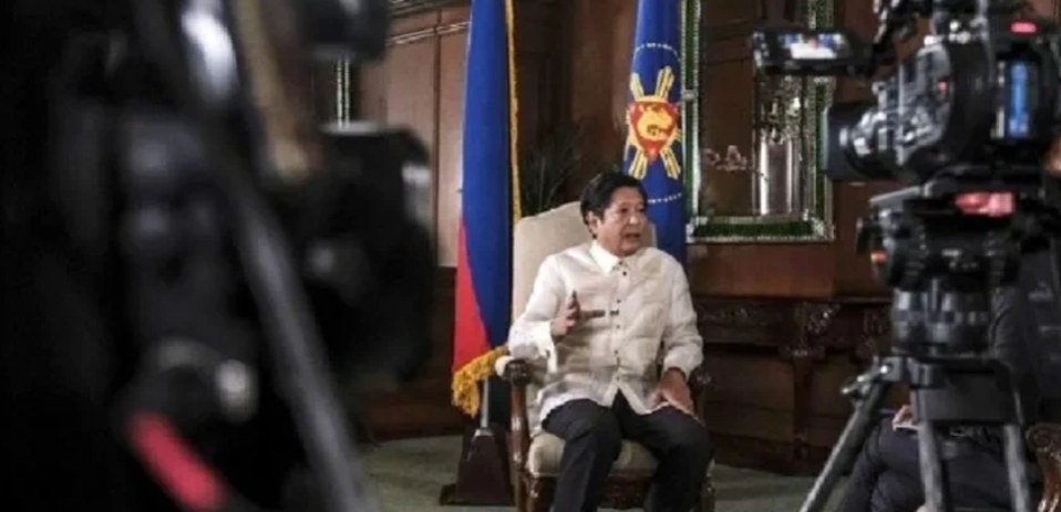 菲律宾很明显有了美国撑腰后
更加大胆
布林肯前脚刚去菲律宾，菲律宾总统小马科斯就