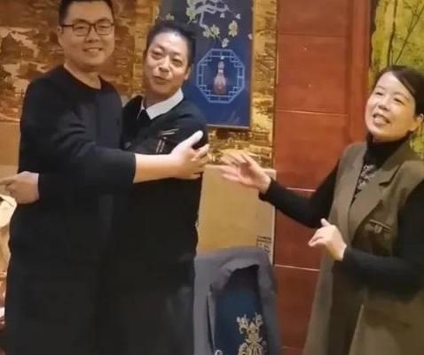 威威子，这演技！

老杜和威威子的对话曝光了，我直接好家伙！之前还以为他真呆，现