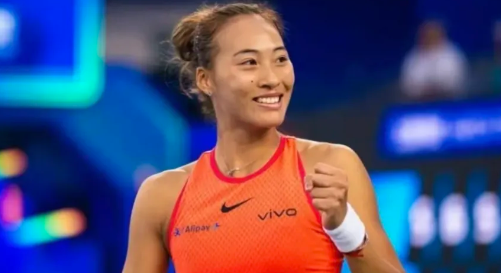 3:6、4:6，郑钦文大比分0:2负于萨巴伦卡。WTA年终总决赛，没有奇迹，也没