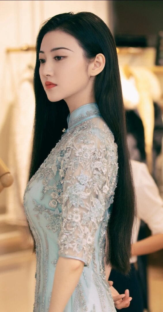 景甜:自是人间富贵花