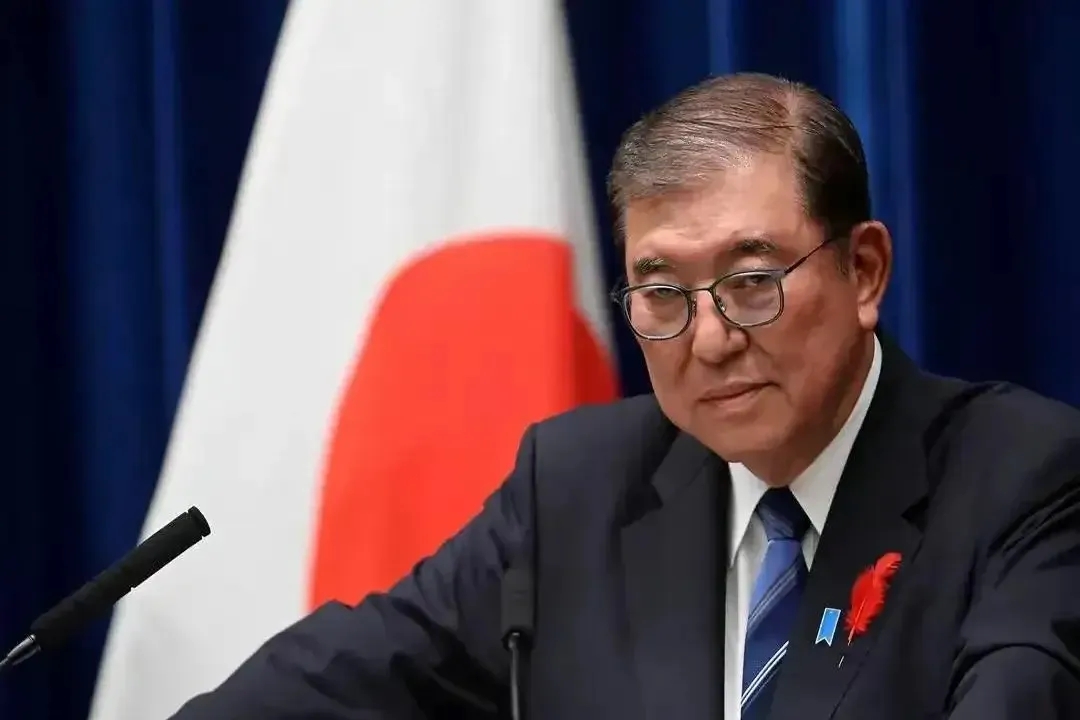 家人们谁懂啊？日本代表团揣着三十年前的老黄历跑来谈合作，直接被现实教做人！当年索