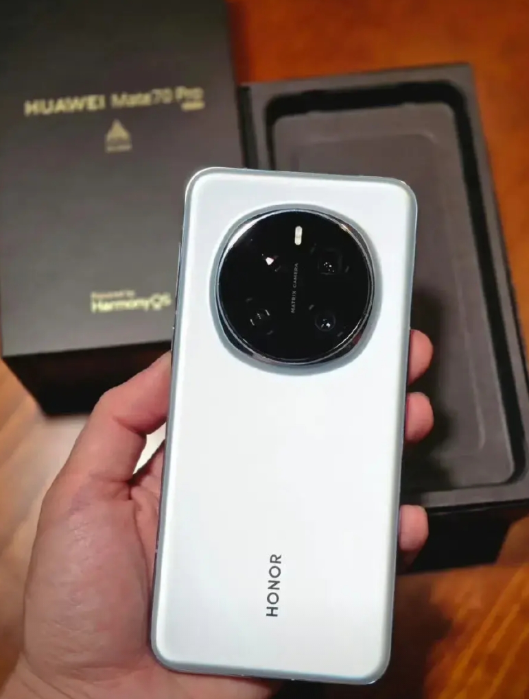 耀子Magic7 Pro，某平台起价已经4999了，好家伙，这个价格你是选粮厂1