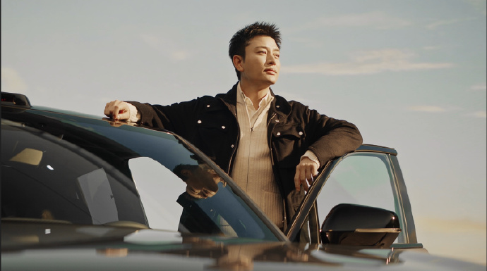 贾乃亮对传祺S7秘密告白时的状态，真像极了恋人告白一样深情款款。也不难理解， 三