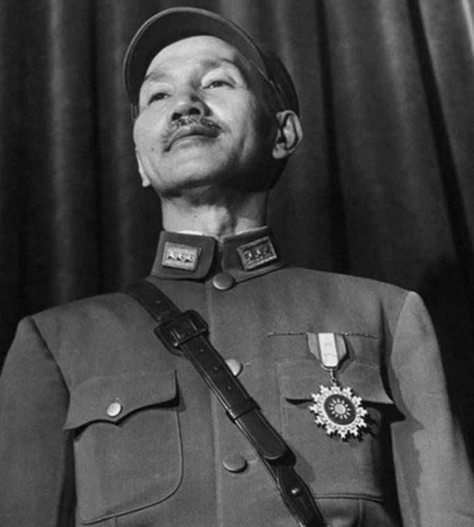 1949年，敌人让杨钦典，把白公馆剩下的19名地下党员全部杀了，这时，一个地下党