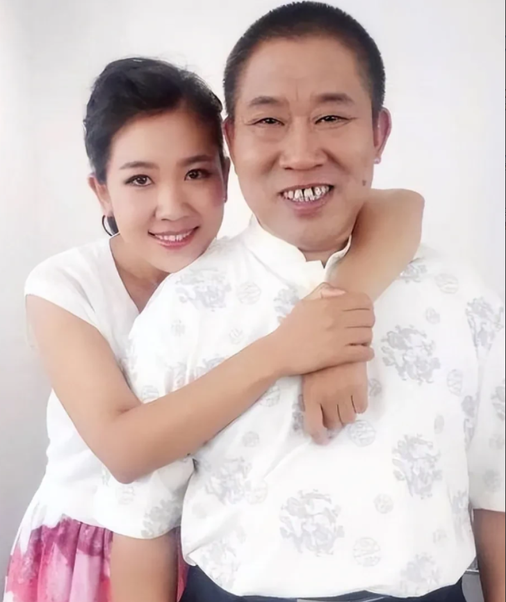 当年，杜旭东的女儿刚出生，杜旭东就在心里暗暗祈祷:“千万别长得像我！”不料护士把