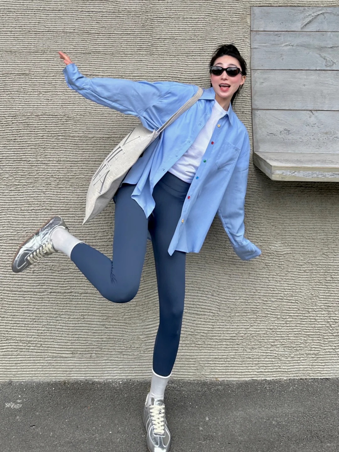 东倒西歪过三月🥏
你看
身上有彩虹糖
整个蓝色系
好治愈
运动都变得开心