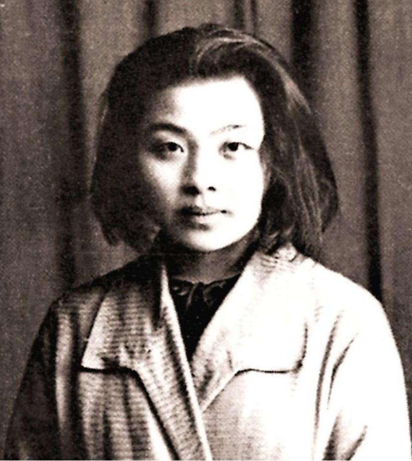从延安的岁月开始，陈明与丁玲的情感纠葛