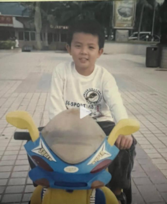 四川达州，一男子刚满月就被亲二姨拐卖到海南，时隔28年，一家人终于团圆，认亲时刻