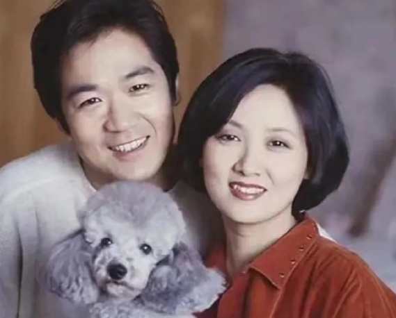 张国立的婚姻是什么样的