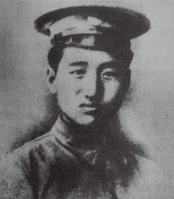 徐向前从山西省立国民师范学校毕业后，曾经有过两段教师生涯。
1921年，徐向前在