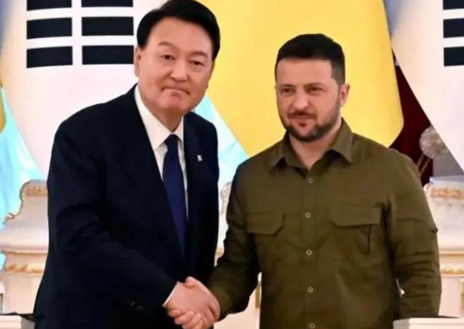 	太尴尬了！韩国总统尹锡悦近日访问乌克兰后，无论是我们还是俄罗斯，都不允许其飞越