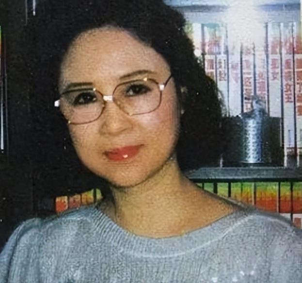 人家琼瑶遗书里说了，她不没有提倡她离去的方式。还是希望大家珍惜生命，好好活着。
