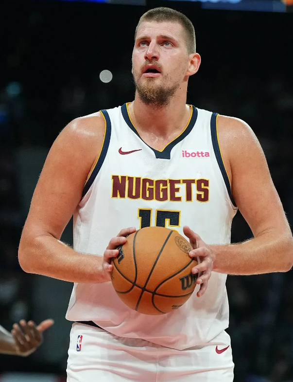 约基奇简直离谱到家，拿三双太简单了！

1，连续3场比赛拿到三双，对阵独行侠，1