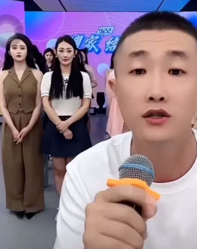 前几天葫芦岛市暴雨内涝灾害，家乡本土网红纷纷伸出援助之手救援！作为当地最大网红的