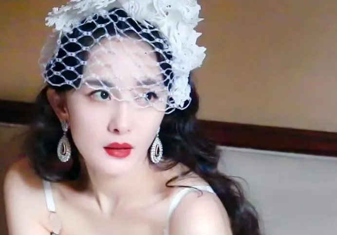从我一个中年男人的角度来看杨幂，她确实很美，智商、情商双高，但是她不适合做妻子。