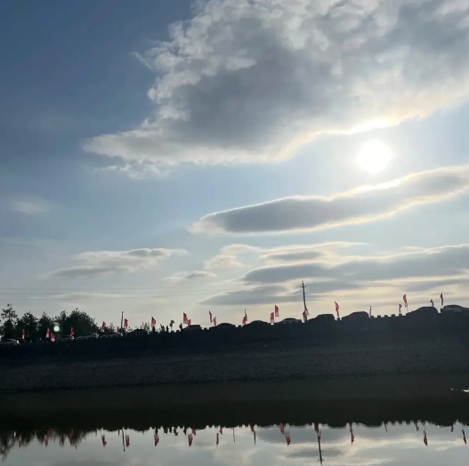 比不结婚更可怕的事来了。

注意到了没，现在00后的观念很超前，许多人选择不婚不