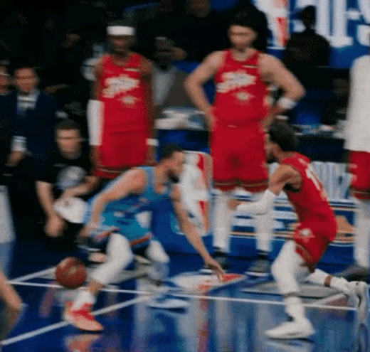 老鹰超级巨星特雷-杨真是太嚣张跋扈了！在昨天进行的NBA全明星正赛的决赛中，特雷