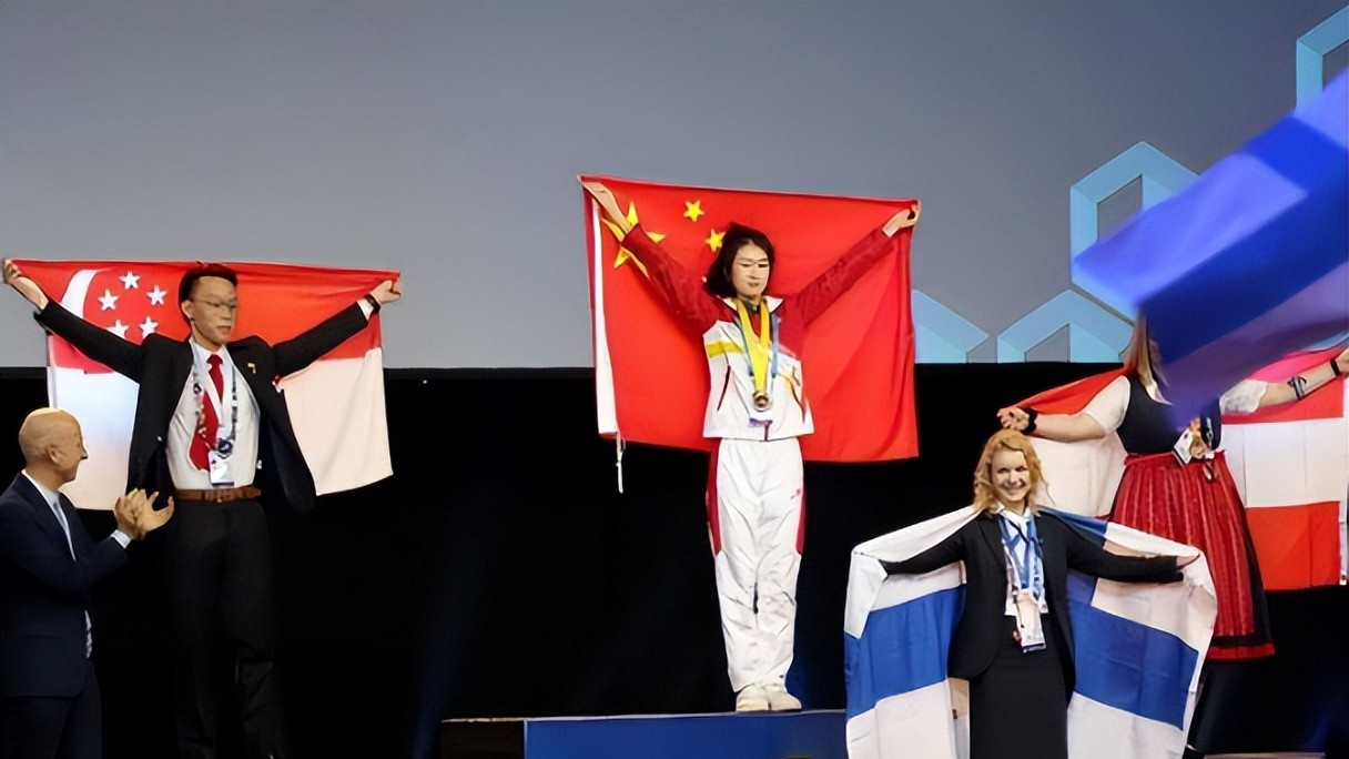 初中毕业去当流水线女工，五年后却成为世界冠军