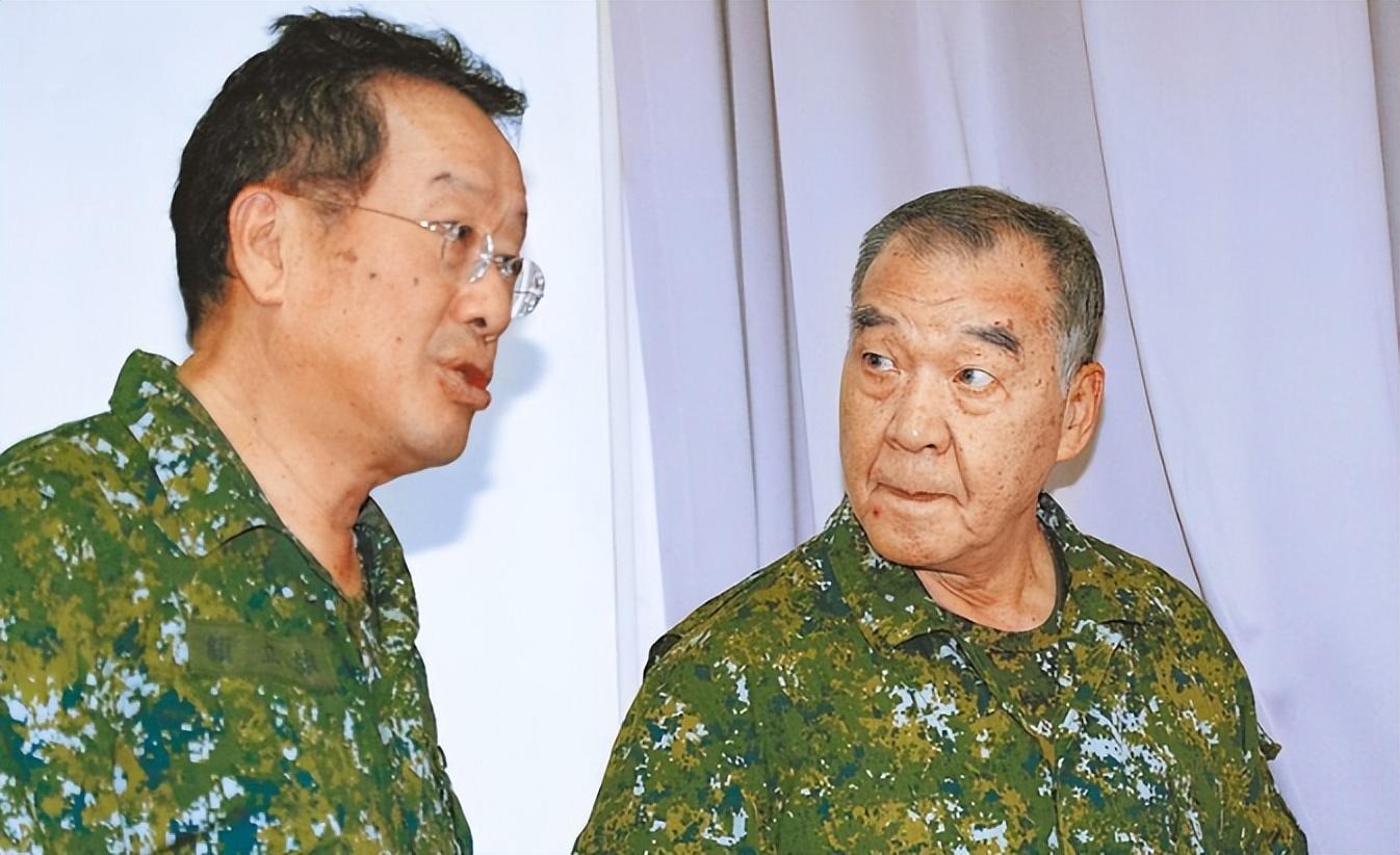 赖士葆戳穿台当局“挑衅”言论，台军方两大人物改口！近期台海局势还在升温，本就因金