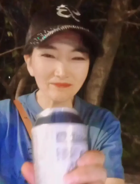 今天发工资了6200块，转给老公5000块，叫他还亲戚家的钱，自己留1200零花