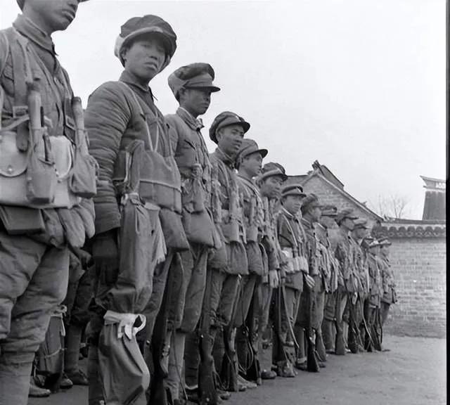 1949年2月，汤恩伯把四川军阀杨森的嫡系部队二十军调往芜湖驻防，其实就是让他们