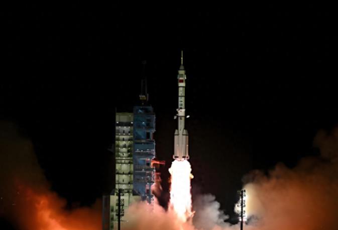神十九成功发射，美国人还在“嘴硬”，NASA局长要月壤，要公平竞赛
北京时间10