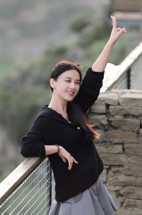 黄圣依发文没有一句提杨子