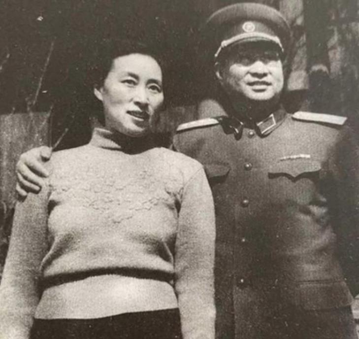 2010年，陈赓的妻子傅涯在北京逝世，临终前她向子女说出一个惊人的遗愿：不要将她