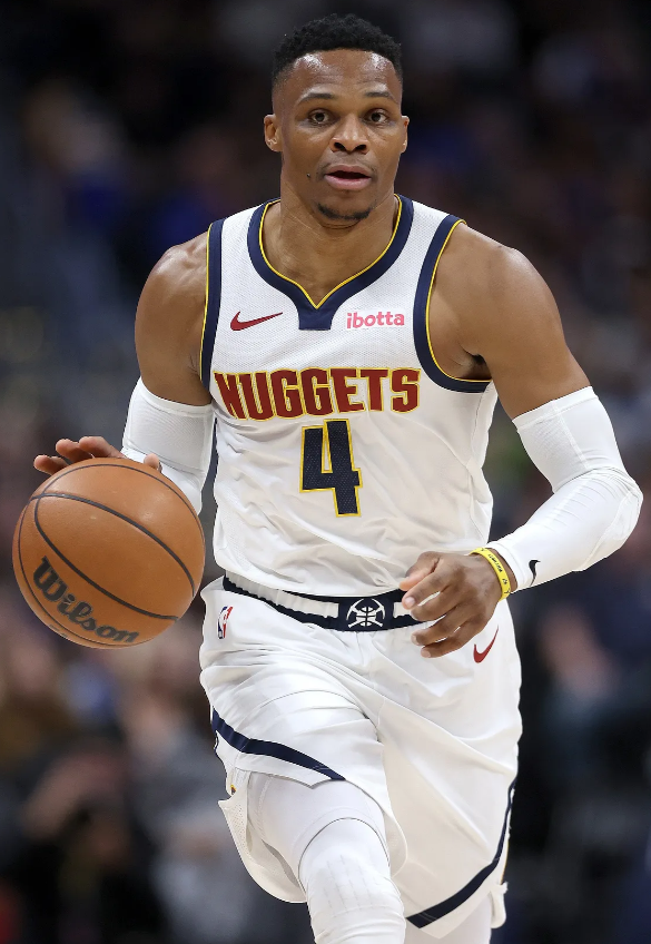 离开快船的4位球员，本赛季表现如何？

1，乔治——4年2.12亿加入76人，本