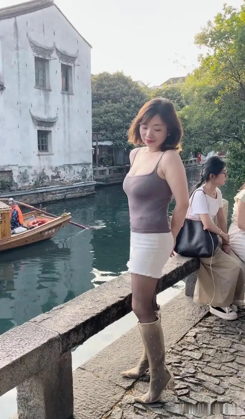 先抛开颜值不说哈哈哈哈哈