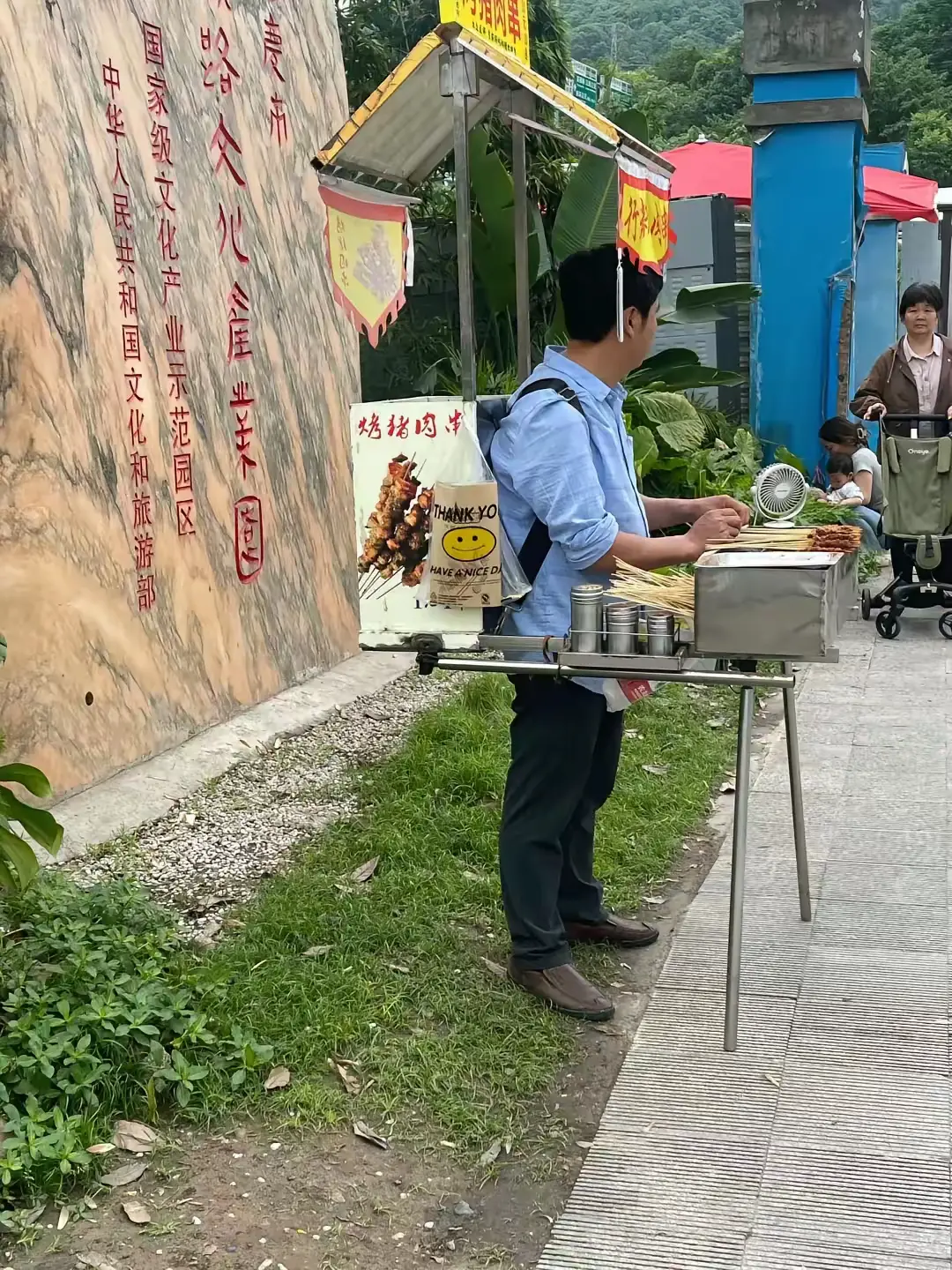 看着挺心酸，但确实是对付城管的好招