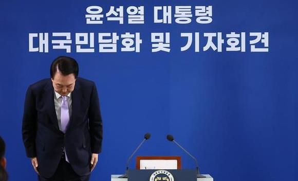 在野党弹劾，执政党不保，美国恼怒，尹锡悦感受到四面楚歌的凄凉
