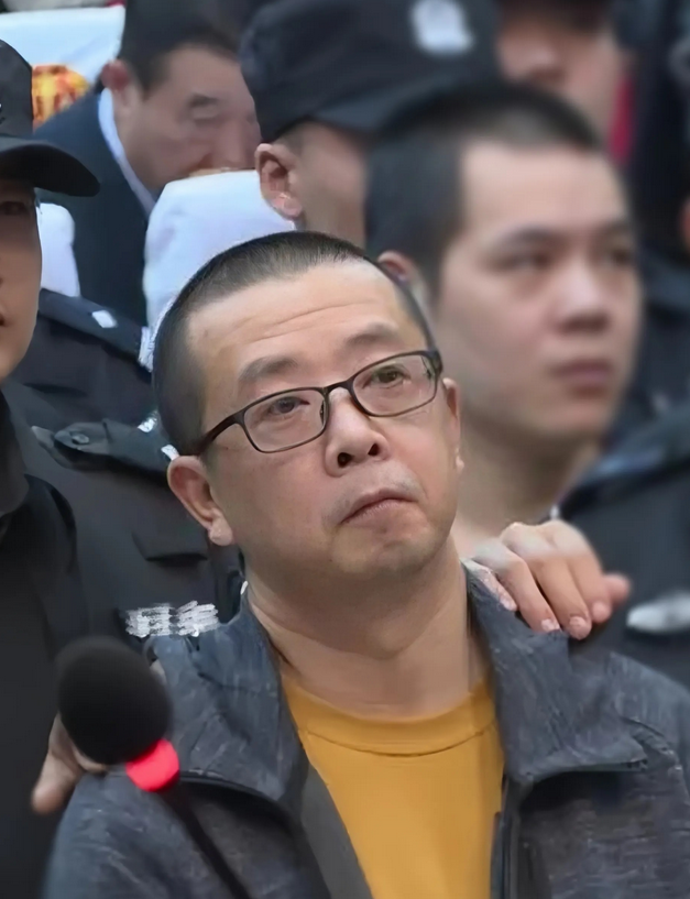 有人问，一个普通老百姓能不能干掉一个黑社会老大？有这种想法的人，要么未经世事，要