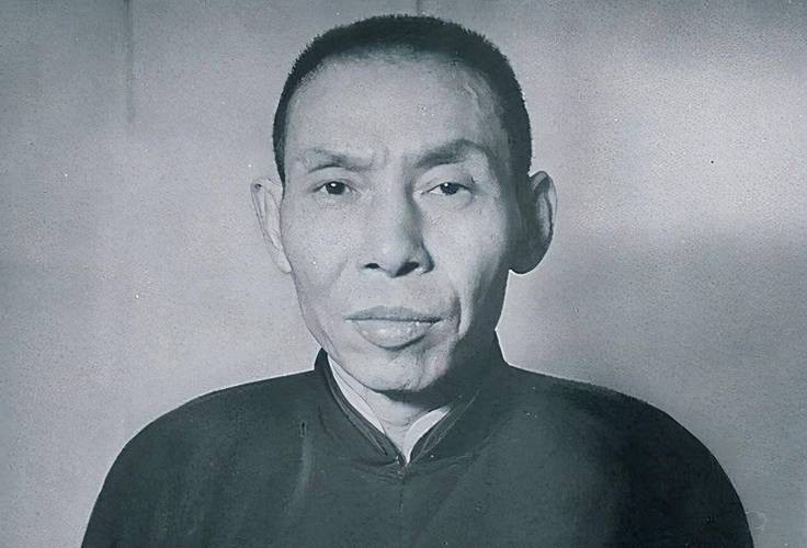 1946年，淞沪警备司令宣铁吾和杜月笙矛盾激化，在蒋经国的支持下，宣铁吾先拿杜门